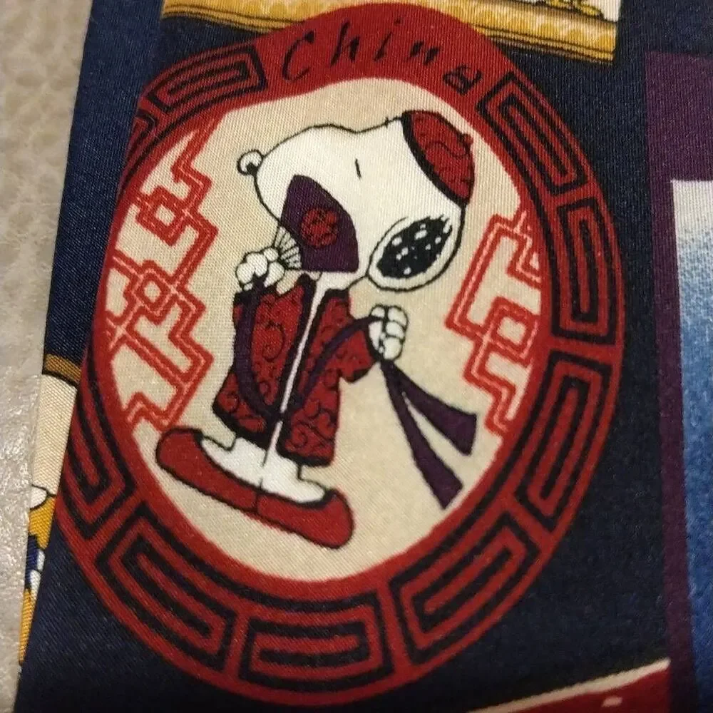 Vintage Peanuts Charlie Brown and Gang World Vacation Men's Tie